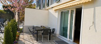 Family-friendly vacation apartment with lake view in Meggen