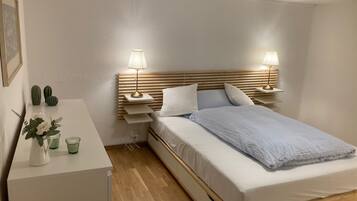 3 bedrooms, iron/ironing board, travel cot, free WiFi