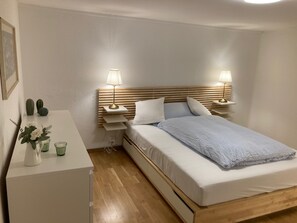 3 chambres, fer et planche à repasser, lit parapluie, Wi-Fi gratuit