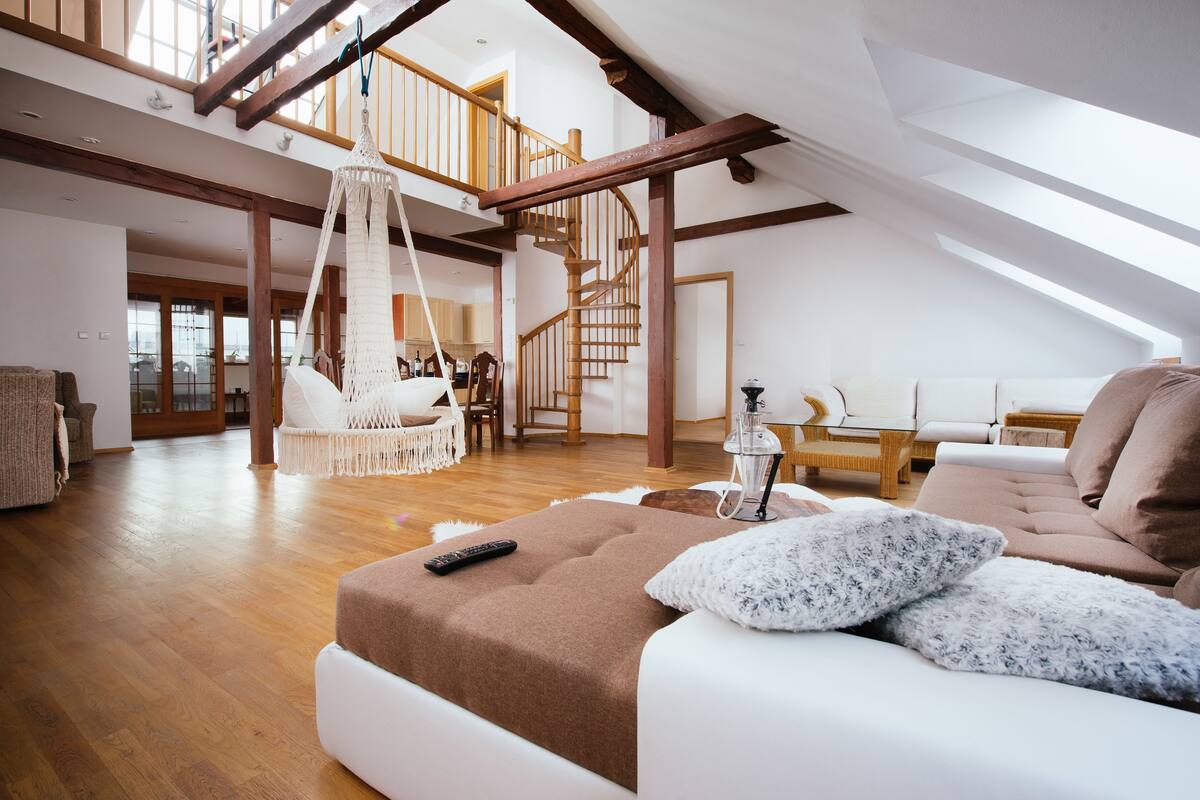 Exclusieve penthouse | Woonruimte | Een flatscreentelevisie