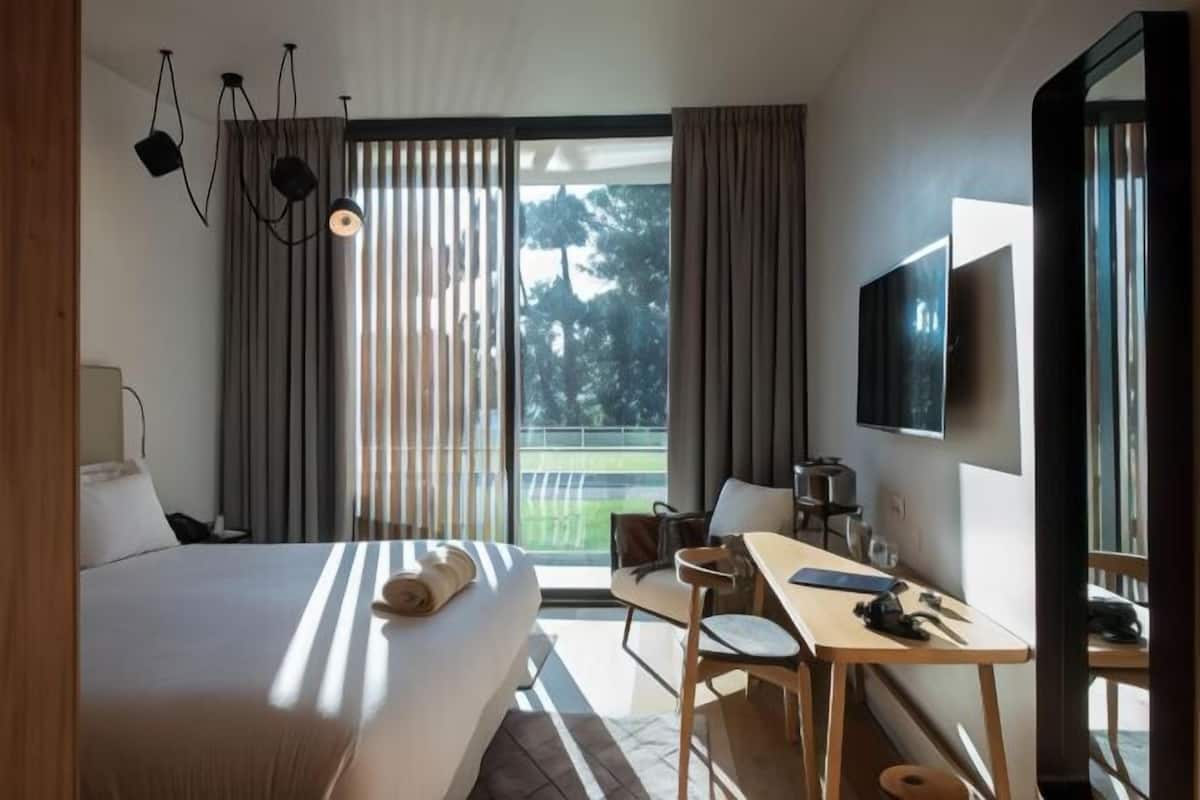 1 bedroom, minibar, in-room safe, individually furnished