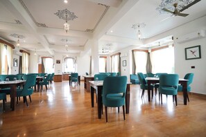 Restaurant - Maangarh Resort (Udaipur)