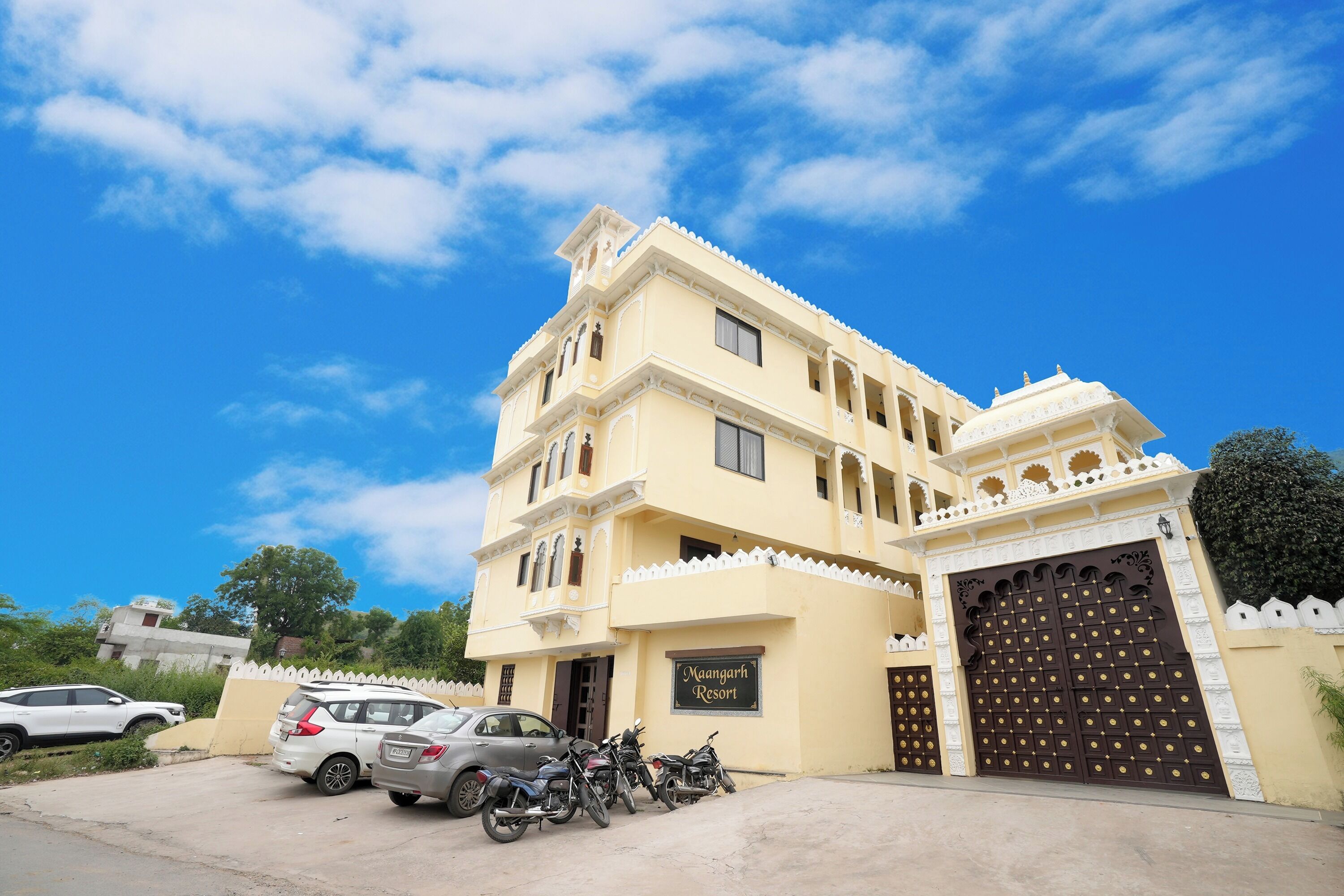 المنشأة من الخارج