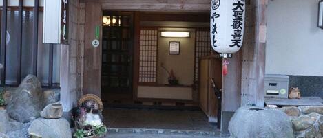 施設の入り口