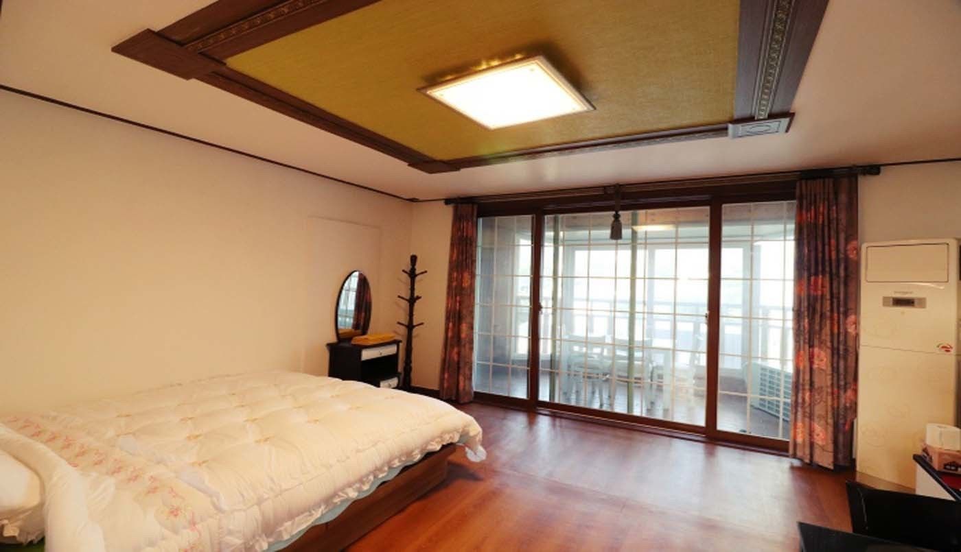 Studio (Poseidon 3) | Individually decorated, individually furnished, free WiFi