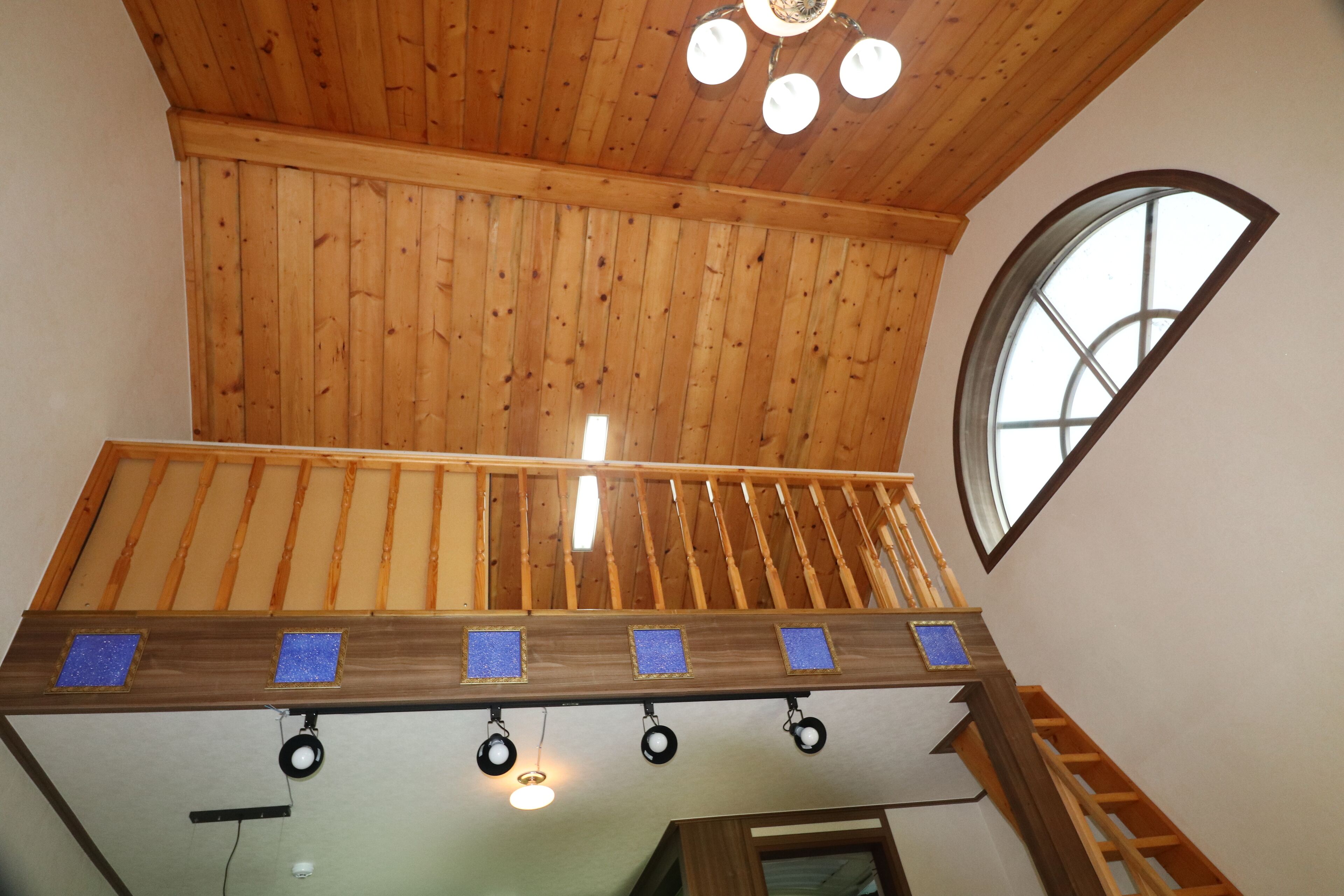 Maisonnette (Uranus 4) | Individueel gedecoreerd, individueel gemeubileerd, gratis wifi