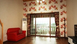 複式房屋 (Uranus 4) | 起居區 | 60-吋平面電視、有線頻道、電視