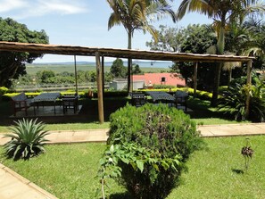 Double or Twin Room, Lake View (Room 2) | Premium bedding, individually decorated, individually furnished, desk - Carpe Diem (Entebbe)