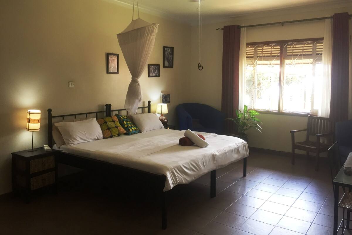 Double or Twin Room, Lake View (Room 2) | Premium bedding, desk, laptop workspace, blackout drapes