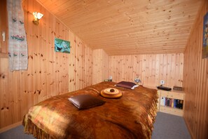 Luxury Dağ Evi (incl. Cleaning Fee CHF 168.00) | Ayrı ayrı dekore edilmiş, ayrı ayrı döşenmiş, masa, ütü/ütü masası 