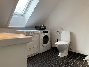 Apartment | Bathroom
