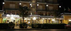 Façade de l’hébergement - soirée/nuit