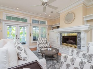 Smart TV, books - Beach Bliss: Perfect location, pool, views, steps to beach (Anna Maria)