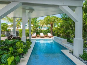 A heated pool - Beach Bliss: Perfect location, pool, views, steps to beach (Anna Maria)