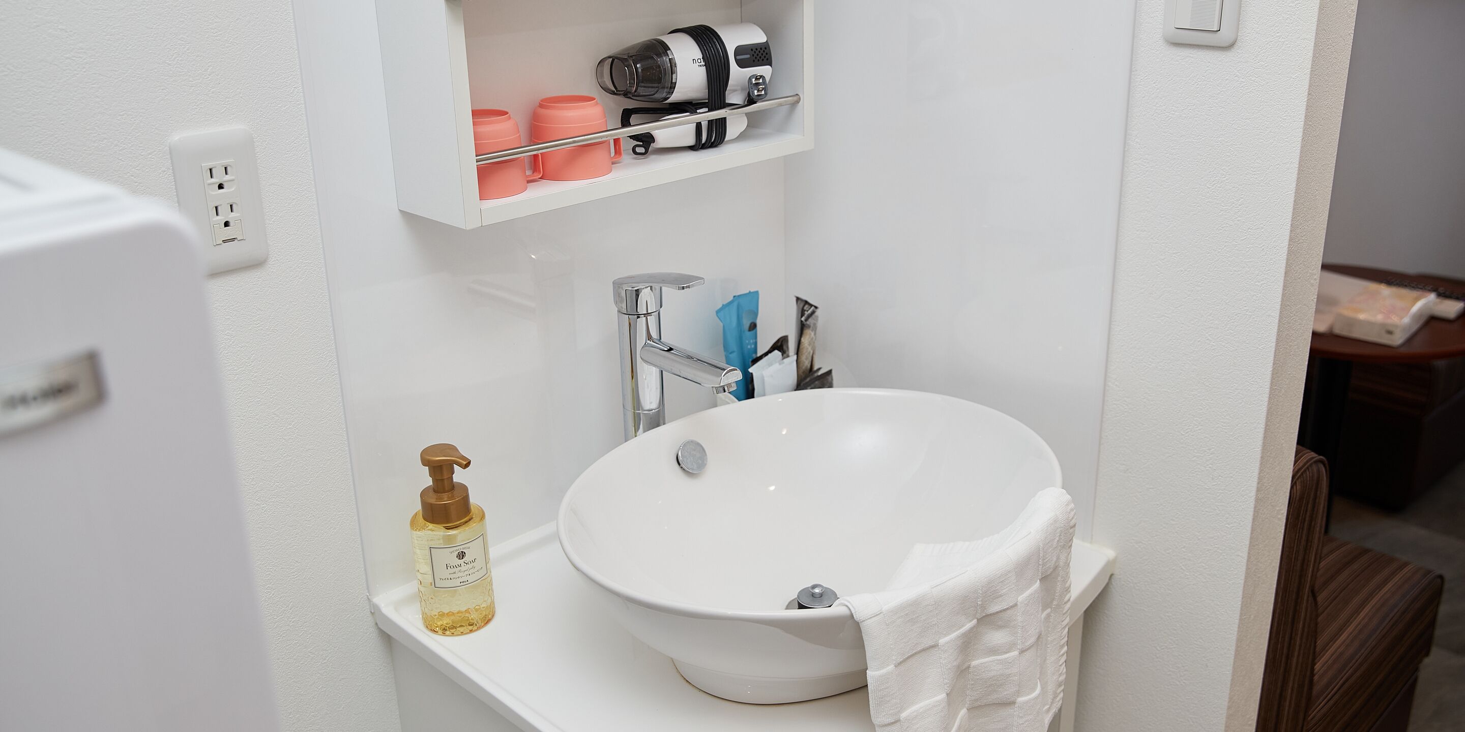 shower, free toiletries, hair dryer, slippers