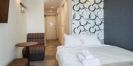 双人房 | 羽绒被、办公桌、隔音、免费 WiFi