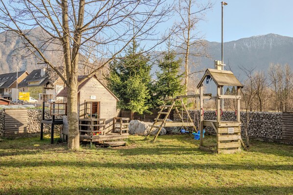 Außen-Kinderspielplatz