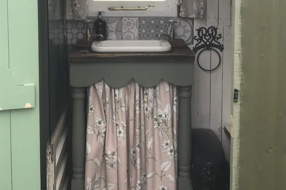 Family Cabin, 1 Bedroom, River View | Bathroom