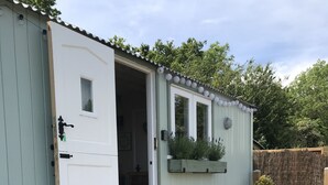 Unclassified image, 3 of 35, button - Stud Farm (Lymington)