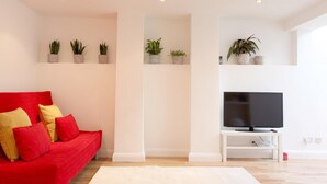 One-Bedroom Apartment | Living area - Fabulous East Finchley 2 apartments (London)