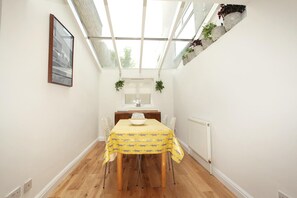 컴포트 아파트 | 거실 공간