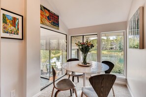 Dining - Stunning Townhome Gem in Lower Deer Valley (Park City)