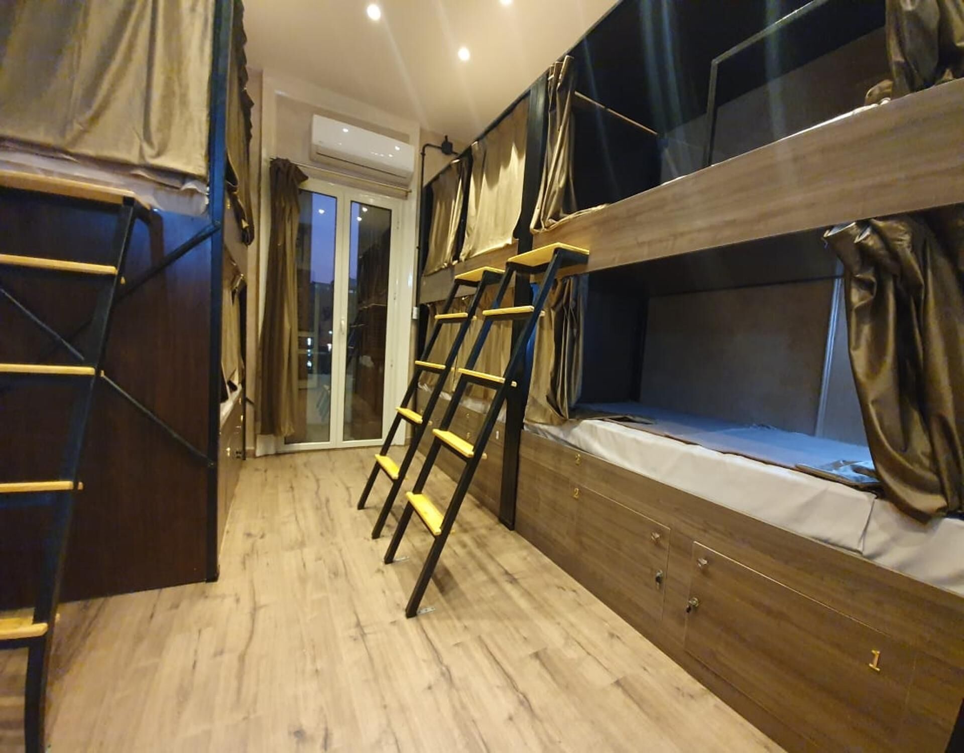 Bed in Shared Dormitory, Mixed Dorm (Restricted to Non-Egyptian and Non-Arab Guests Only) | 遮光布/窗簾、隔音、免費無線上網、床單