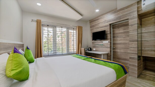Standard Room | Iron/ironing board (on request), WiFi (free), bed sheets - Treebo Aatithya (Bhubaneshwar)