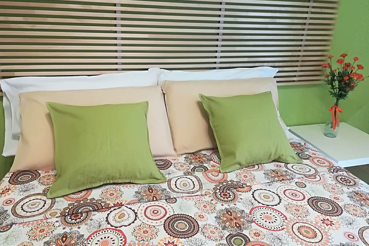Deluxe Double Room (Pistacchio) | Iron/ironing board, free cribs/infant beds, free WiFi, bed sheets