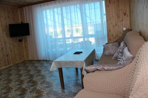 Flat-screen TV - Guba Panoramic Villa (Quba)