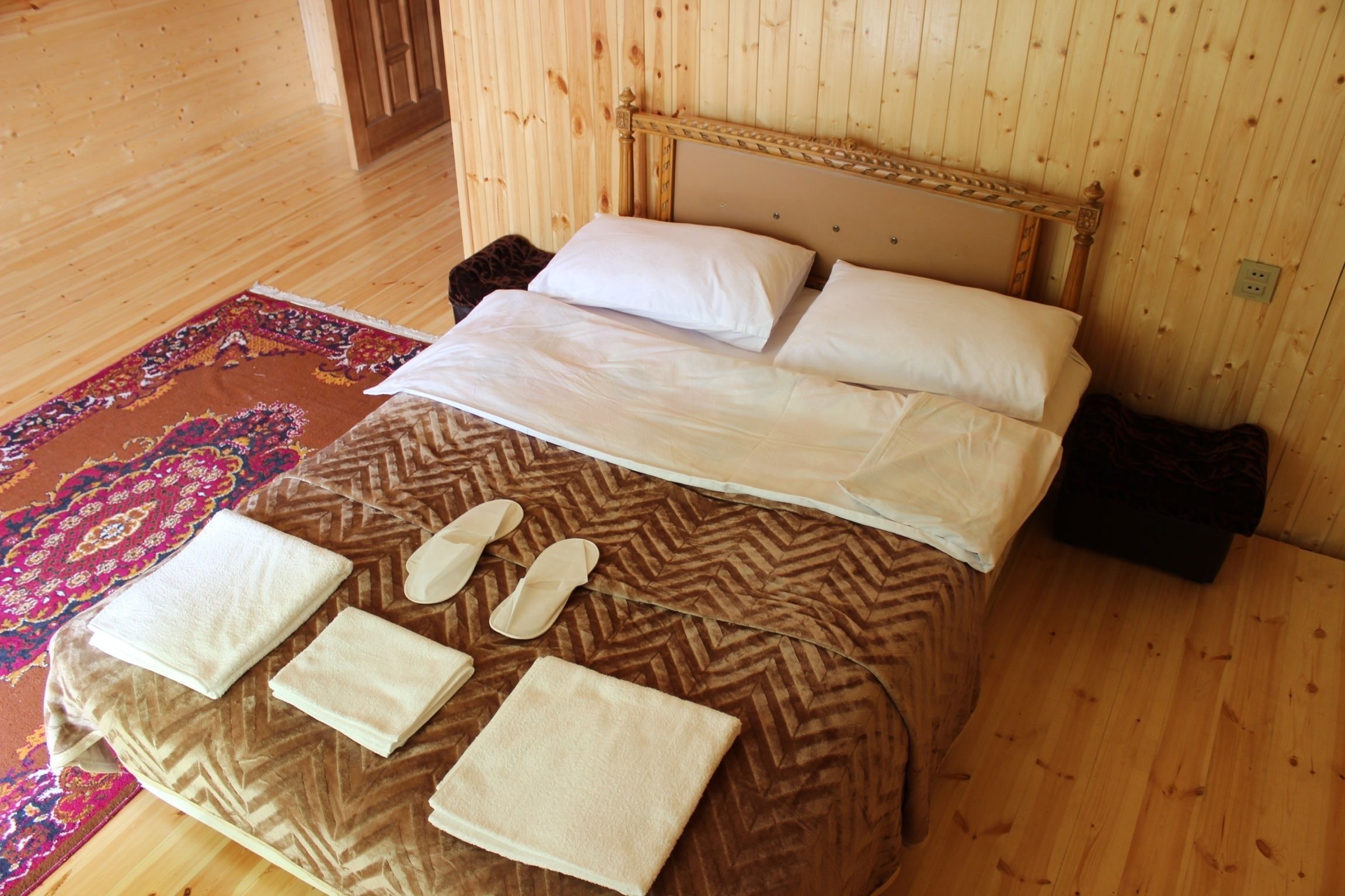 4 habitaciones, tabla de planchar con plancha y wifi gratis 