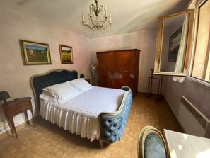 1 bedroom, desk, iron/ironing board, free WiFi - Private room 2 pers on the floor of a house with pool NEAR CANNES (Le Cannet)