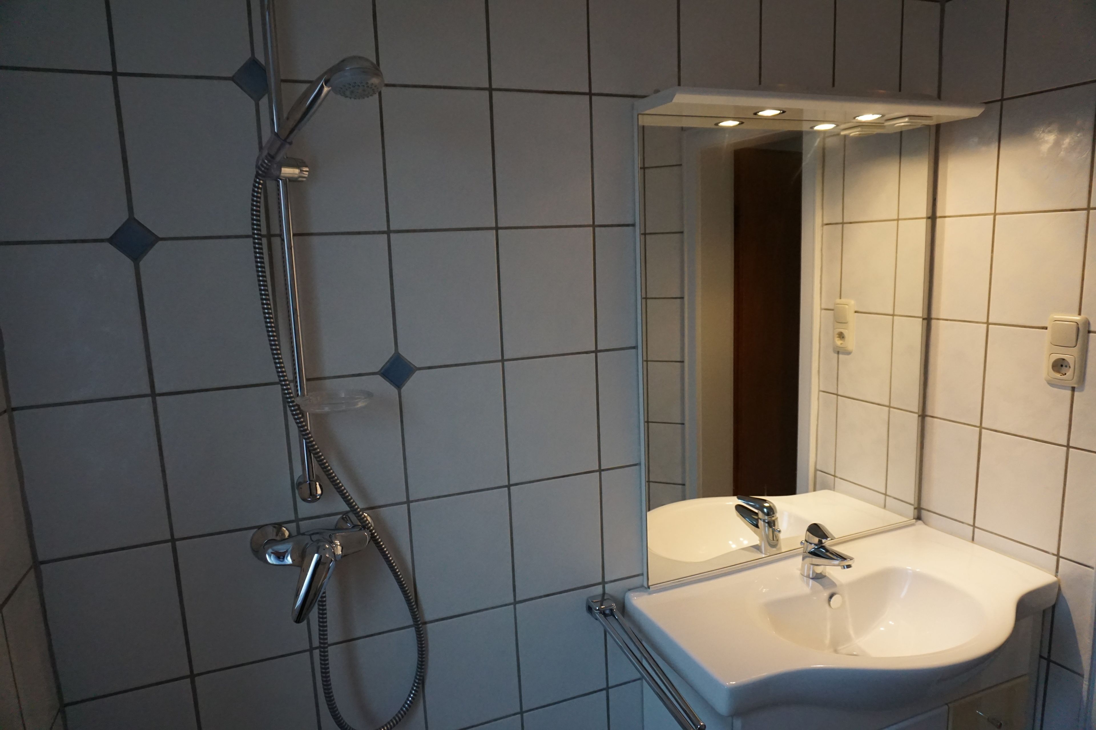 Kondominium, lantai dasar | Kamar mandi | Pengering rambut, handuk, sabun, dan tisu toilet