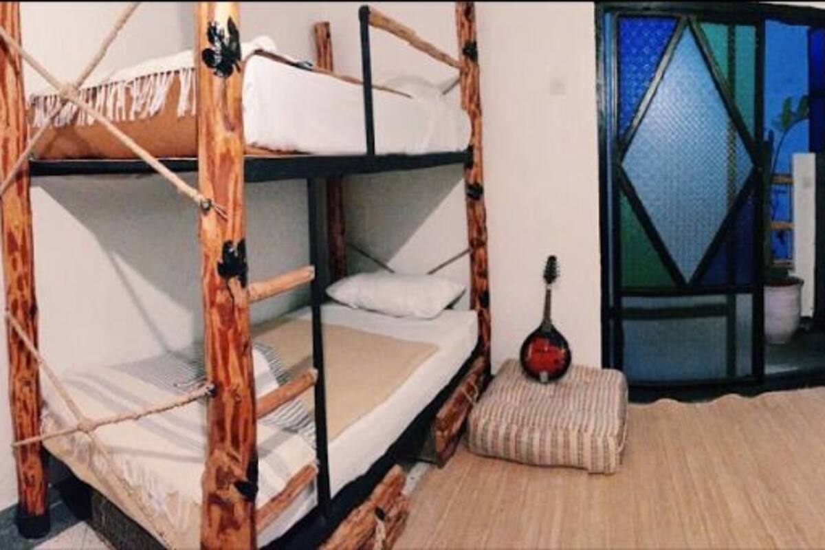 Free WiFi, bed sheets