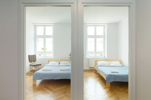 Appartamento, 3 camere da letto (7) | Una scrivania, postazione laptop, ferro/asse da stiro, Wi-Fi gratuito