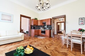 Traditional Apartment, 4 Bedrooms | Living area - Prestige location - Pijarska street (Kraków)