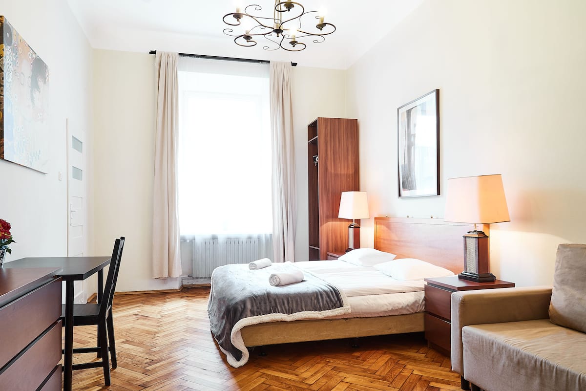 Traditional Apartment, 4 Bedrooms