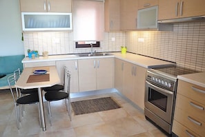 Apartment, 1 Schlafzimmer, Meerblick | Eigene Küche | Großer Kühlschrank, Ofen, Herdplatte