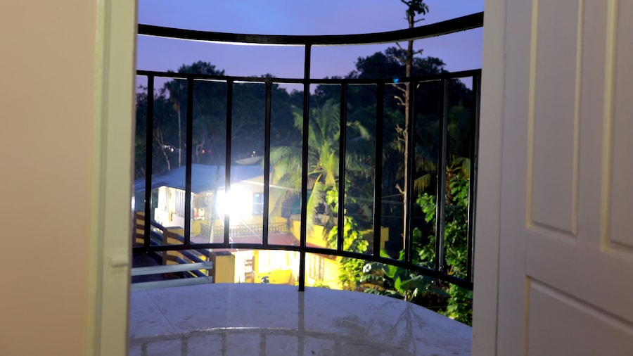 Base9 Airport Hotel