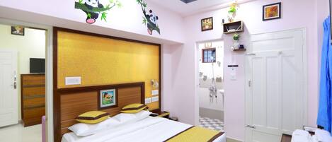 1 bedroom, Egyptian cotton sheets, premium bedding, down duvets