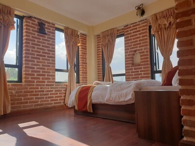 拉雅库杜尔芭尔酒店