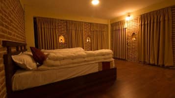 Muebles diferentes, escritorio, insonorización y wifi gratis