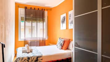 3 bedrooms, bed sheets