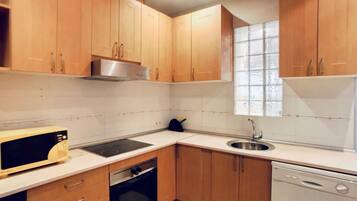 Fridge, microwave, oven, dishwasher