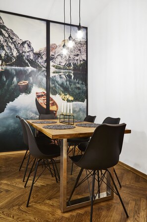 Design appartement, balkon (8) | Dineerruimte