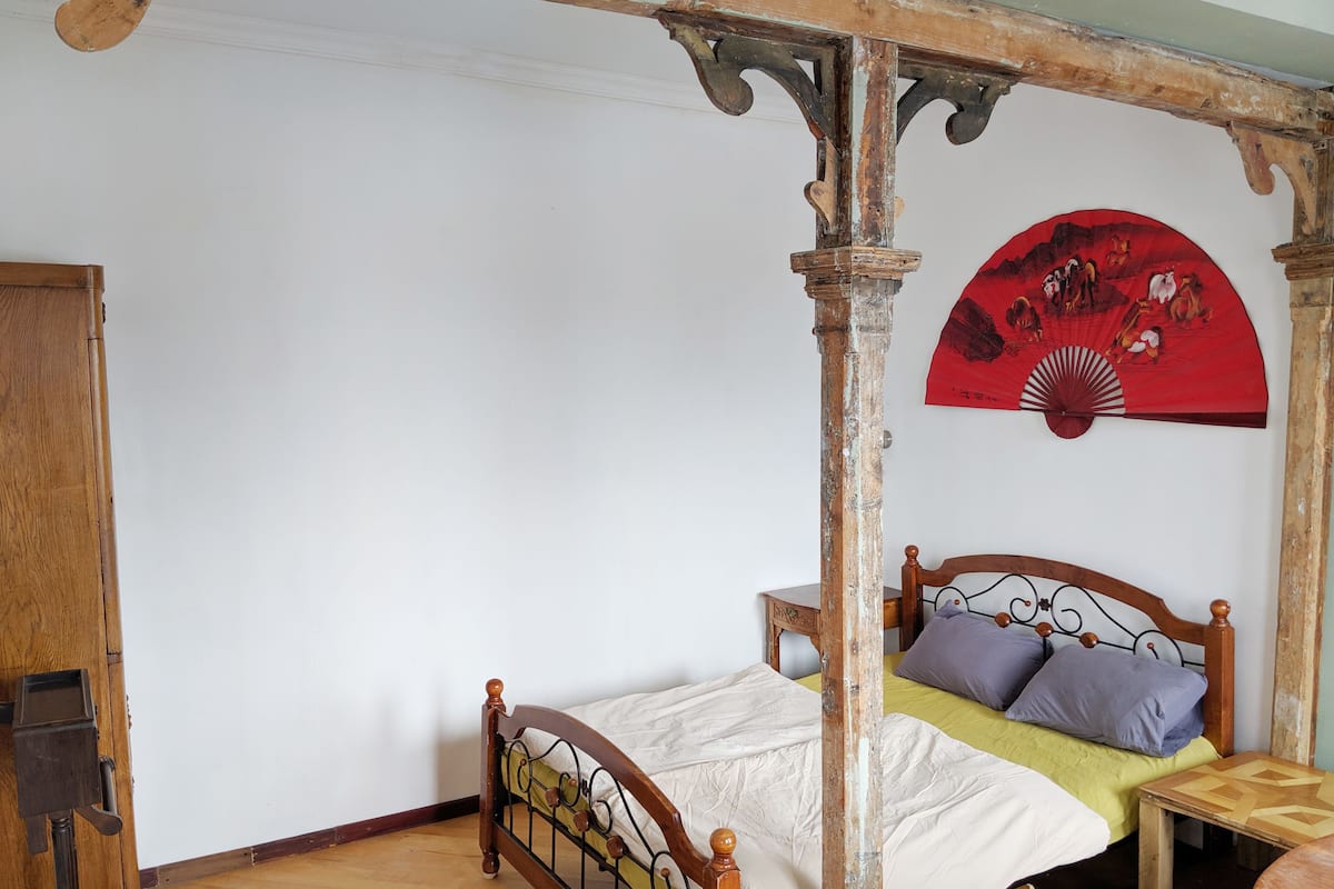 Quarto casal, vista para a montanha | Ferros/tábuas de passar roupa, Wi-Fi de cortesia, roupa de cama