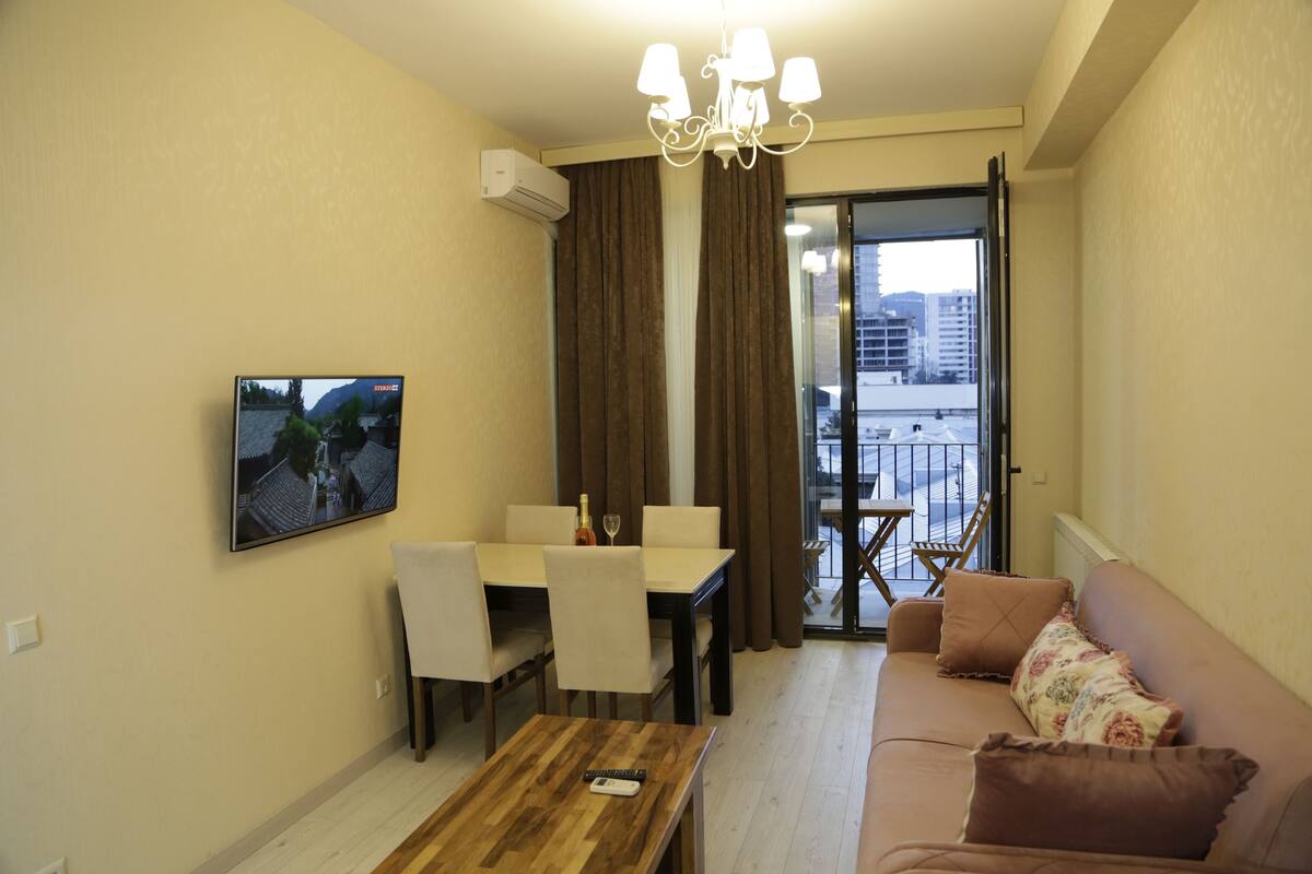 Apartemen, 1 kamar tidur, pemandangan kota (08-01) | 1 kamar tidur, brankas, kedap suara, dan setrika/meja setrika