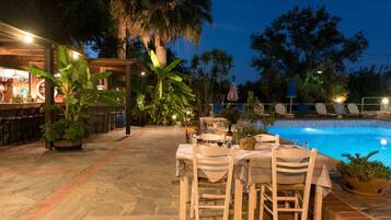 Poolside bar