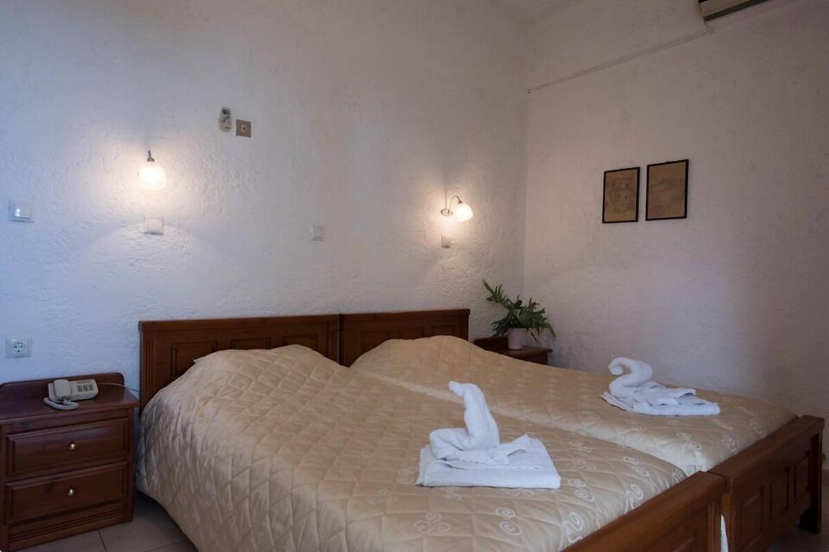Apartamento, 1 quarto | Cofres nos quartos, ferros/tábuas de passar roupa, Wi-Fi de cortesia
