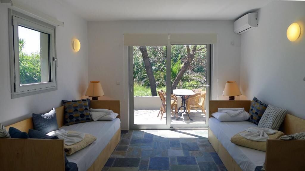 In-room safe, iron/ironing board (on request), WiFi (free), bed sheets
